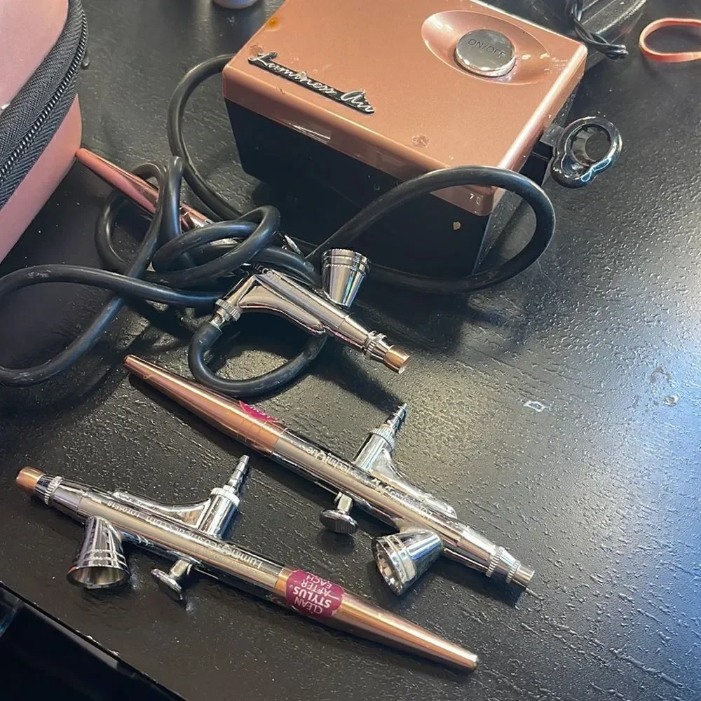 Luminess legend airbrush system + makeup & case GUC